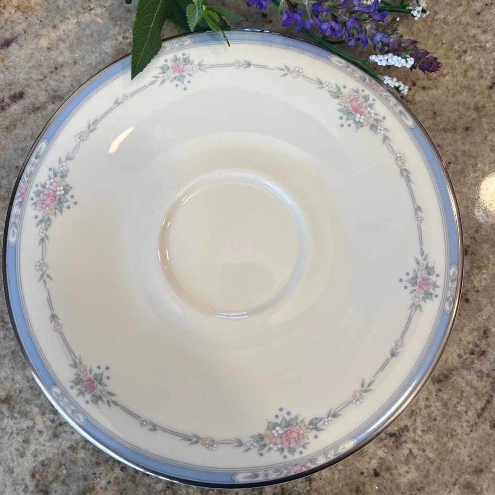 Royal Doulton Lisa Saucer| English Bone China| 1989 Royal Doulton